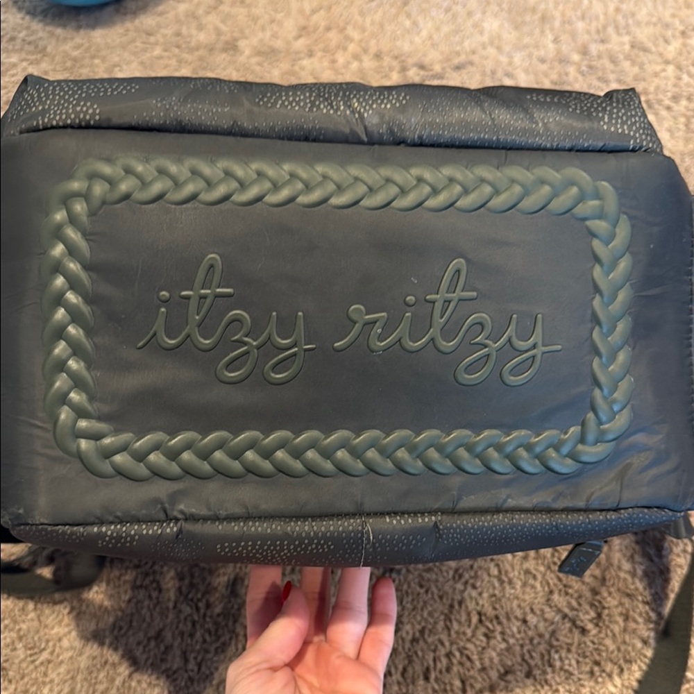 Itzy Ritzy Dream Compact Diaper-bag Backpack - Picture 7 of 10